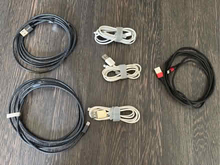 Photo of free USB - lightening cables (assorted) (Hook Heath GU21) #1