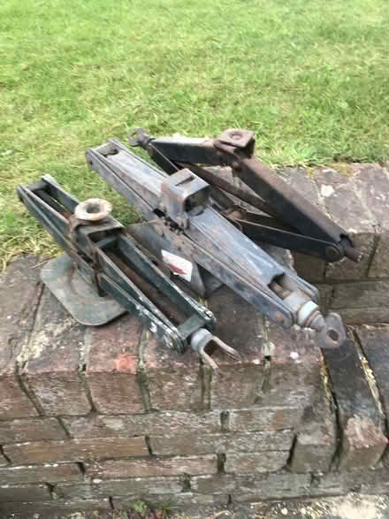 Photo of free Scissor jaccks (Lewes BN7) #1