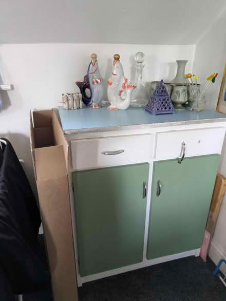 Photo of free Formica cabinet (SE14) #4