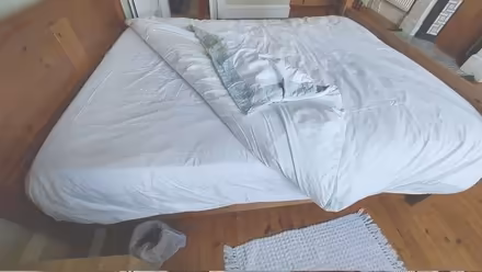 Photo of free King-size duvet cover & superking-size sheet (Marchmont EH9) #1