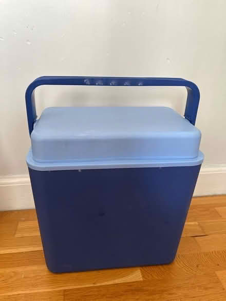 Photo of free Basic cool box (Bury Park LU3) #1