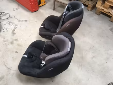 Photo of free Maxi Cosi Pearl Car Seat (Heathfield, Prestwick KA9) #4