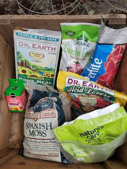 Photo of free Gardenet goody box (Ravenna) #1