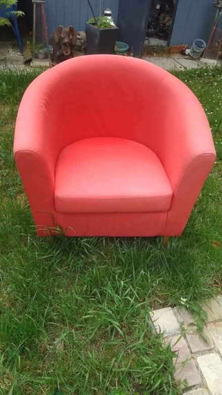 Photo of free Red bucket chair (Upper Wolvercote OX2) #1