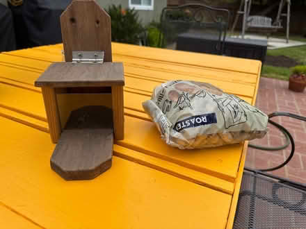 Photo of free Jay feeder (Near Mission and Mesa) #1