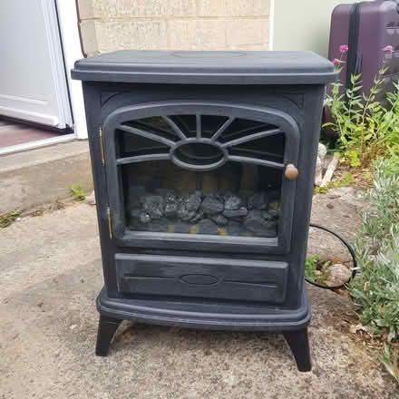 Photo of free Coal/flame effect electric fire (Middleyard GL10) #1
