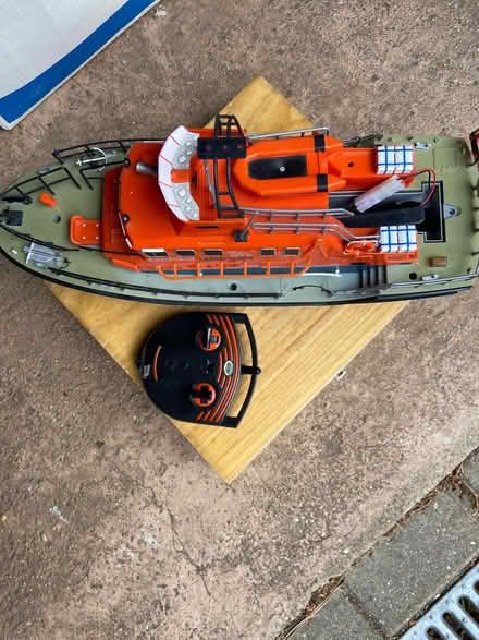 Photo of free RNLB lifeboats model with RC (Locks Heath SO31) #1