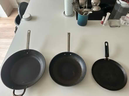 Photo of free 3 pans (Tonbridge) #1