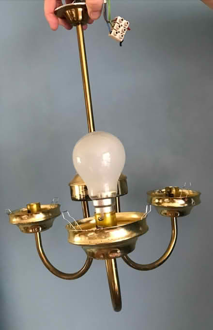 Photo of free Light fitting for 3 bulbs (Kidlington OX5) #1