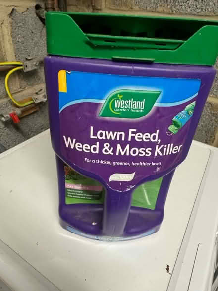 Photo of free lawn feed& moss killer, slug killer (OX5 (Kidlington)) #1