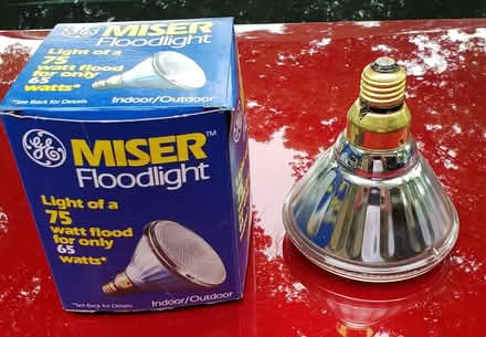 Photo of free Floodlight bulb (735 Foxwick Dr, Ballwin, 63011) #1