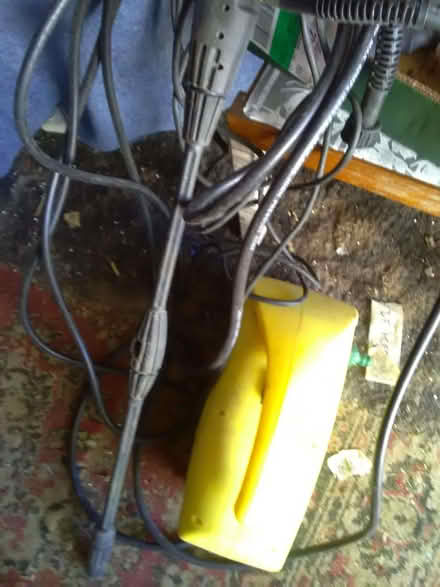Photo of free Car jack, odd bits (Higham North area NN10) #1