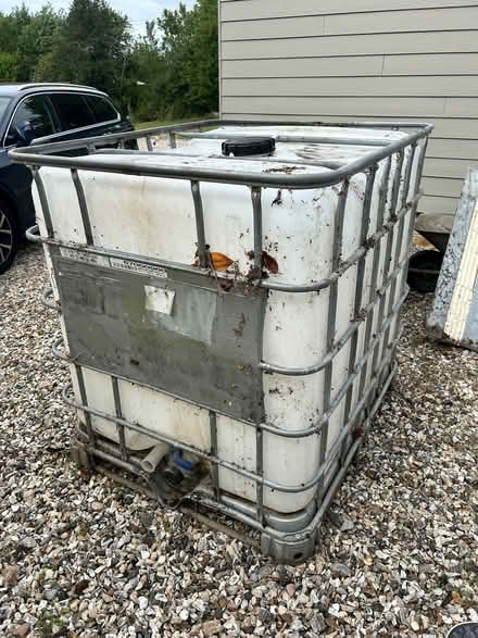 Photo of free IBC 1000L container (Kingsclere RG20) #1