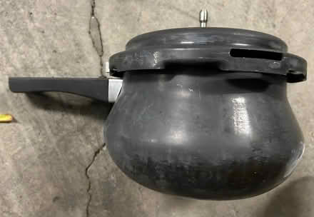 Photo of free 3.5 liter pressure cooker (Valencia Avenue, Sunnyvale) #1