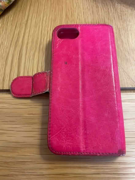 Photo of free iPhone 6s case (Elstead) #3