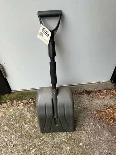 Photo of free Expandable snow shovel (Fremont & 85) #1