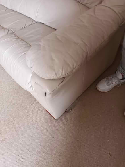 Photo of free 3 seater leather settee / sofa (BR3, Park Langley) #3
