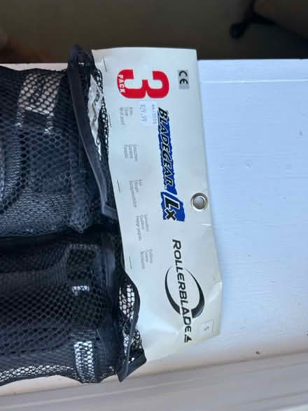 Photo of free Adult Small Rollerblade Protectors (Bridgeport -Brooklawn section) #3