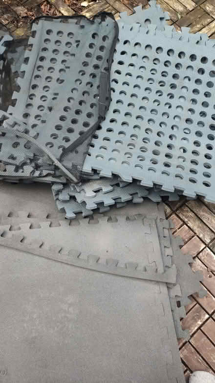 Photo of free Interlocking foam mats (Burntisland KY3) #1