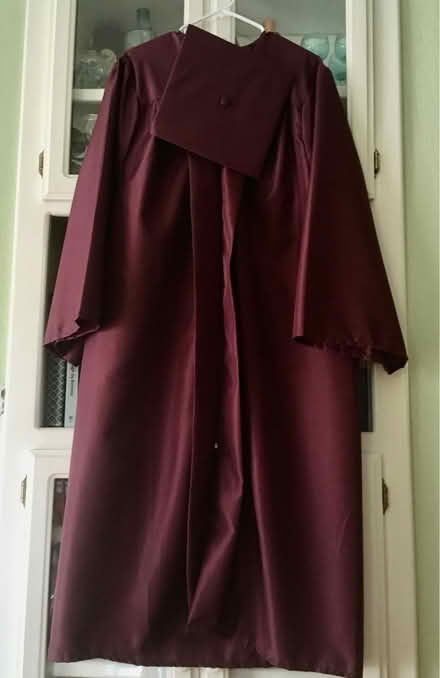 Photo of free burgundy cap & gown (North Walnut Creek) #1