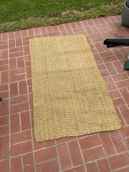 Photo of free Outdoor 3’ x 5’ sisal rug (Near Mission and Mesa Dr) #1