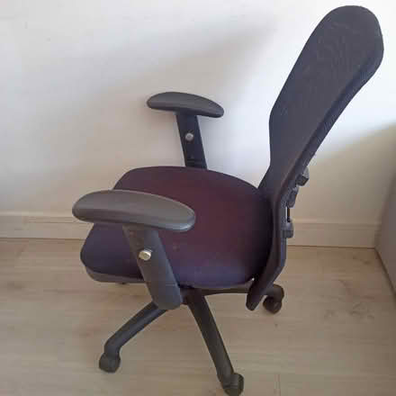 Photo of free Office chair (Luton LU1) #2