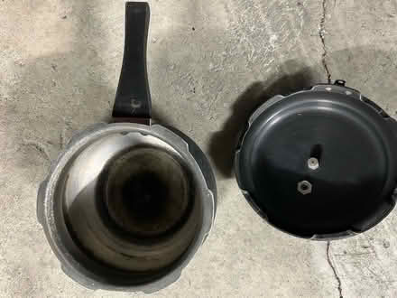 Photo of free 3.5 liter pressure cooker (Valencia Avenue, Sunnyvale) #3