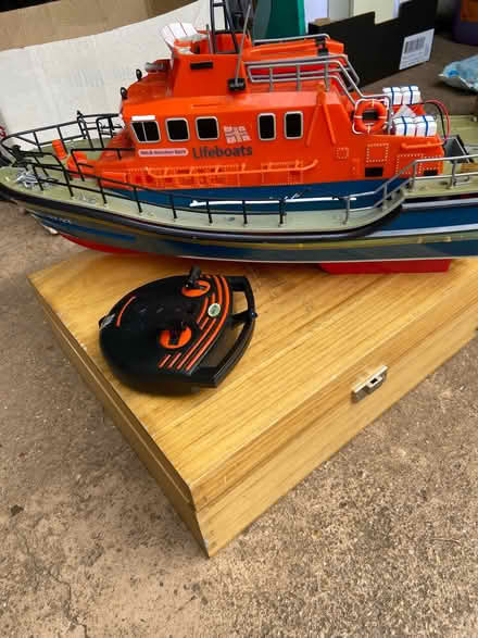 Photo of free RNLB lifeboats model with RC (Locks Heath SO31) #2