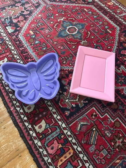 Photo of free Kids party serving trays (St Albans AL4) #1