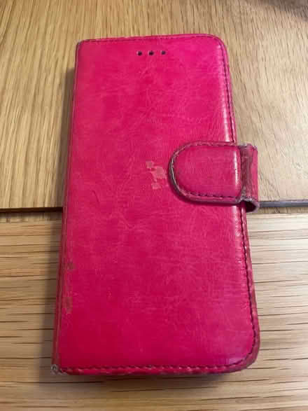 Photo of free iPhone 6s case (Elstead) #1