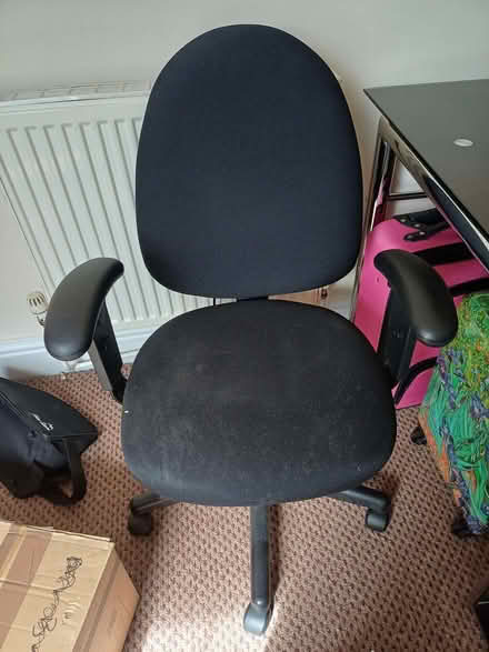 Photo of free Office chair (Gorse Hill M32) #1