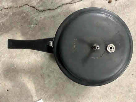 Photo of free 3.5 liter pressure cooker (Valencia Avenue, Sunnyvale) #4