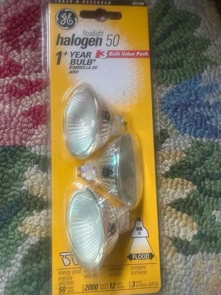 Photo of free Halogen bulbs (NE Seattle) #1