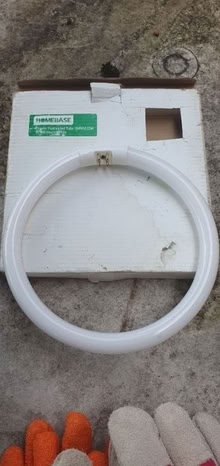 Photo of free Fluorescent lightbulb (Bottesford DN16) #1