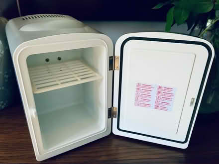 Photo of free Unused Mini Chiller/Warmer. (Kendal LA9) #3