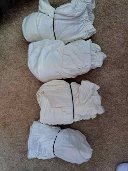 Photo of free 4 white fitted sheets for moses basket (Stone Cross BN23) #1