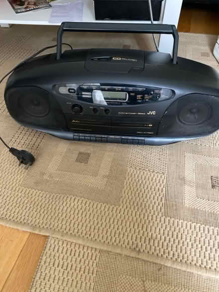 Photo of free Cd and radio (Colney Hatch N10) #1