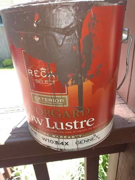 Photo of free exterior house paint, brown (Cambridge, Porter Square) #1