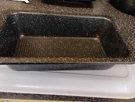 Photo of free Loaf tin (Ifield West) #1