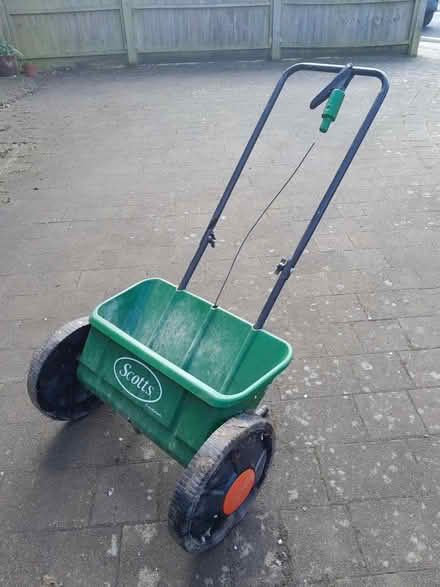 Photo of free Lawn spreader (Bernards Heath AL1) #1