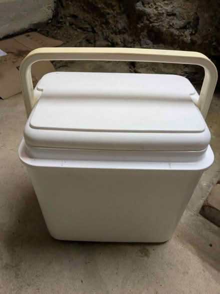 Photo of free Cooler box (Tetbury GL8) #1
