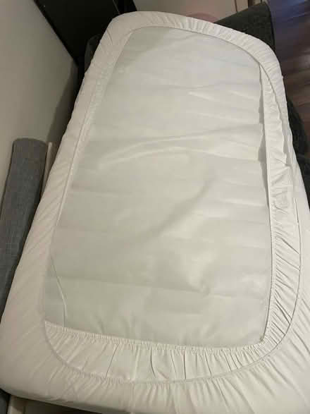 Photo of free Toddler mattress & lots of bedding (Leytonstone E11) #1