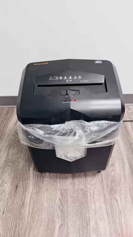 Photo of free Bonsaii 18-Sheet paper shredder (Fort Lauderdale) #1