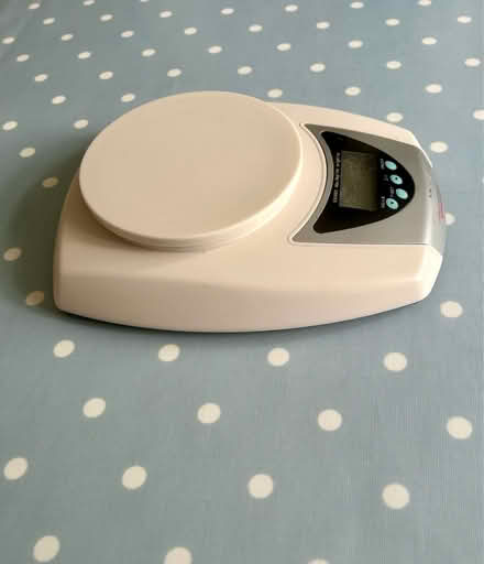 Photo of free Baking scales (TW2 whitton) #2