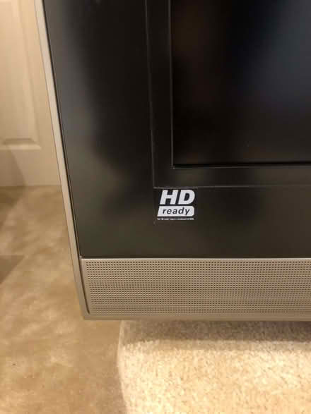 Photo of free Hitachi 32" Colour TV & Remote Control (Wood Farm OX3) #4