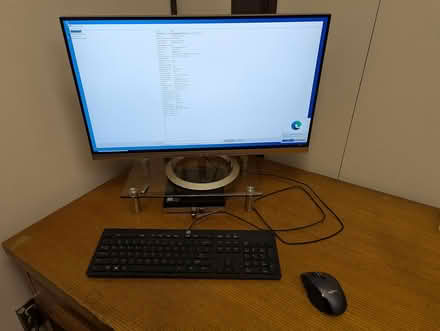 Photo of free a computer and monitor (Near Slack and Merivale) #1