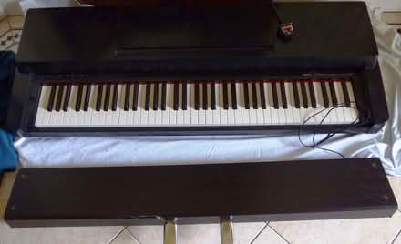 Photo of free Yamaha Clarinova CLP-280 electronic piano keyboard (Hove Park area BN3) #3