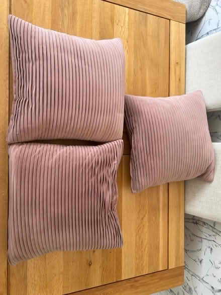 Photo of free Cushions x 4 white x 3 pink (CR3 Caterham on the hill) #4