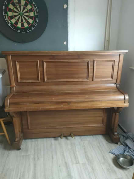 Photo of free Piano (GU1) #1