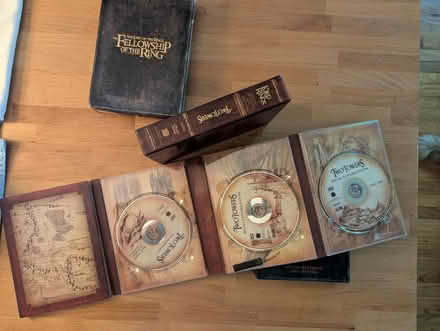 Photo of free Lord of rhe Rings DVD set (Seattle Bitter Lake) #3